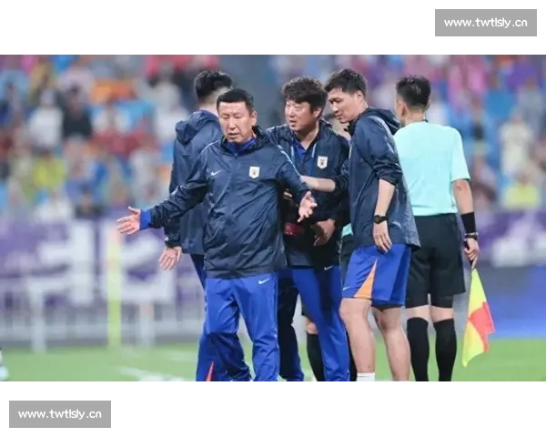 崔康熙质疑裁判判罚遭禁赛 1 场 + 罚 1 万